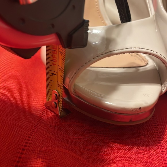 Cute 4” Christian Soriano beige sandals with stiletto heels  (Mlb) - Picture 14 of 15